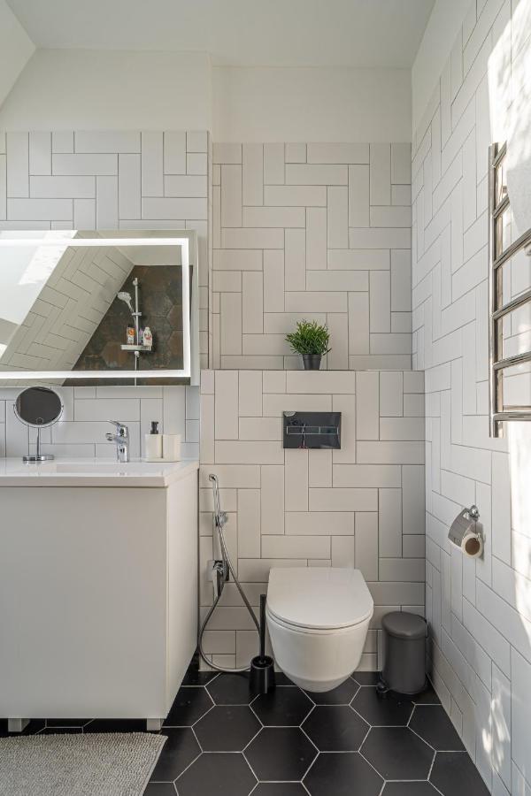 Cosy Studio Apartment In Ridzenes Residence Riga Exterior photo