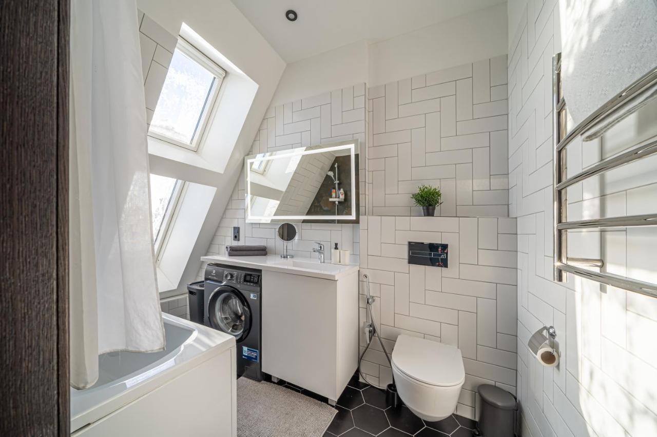 Cosy Studio Apartment In Ridzenes Residence Riga Exterior photo